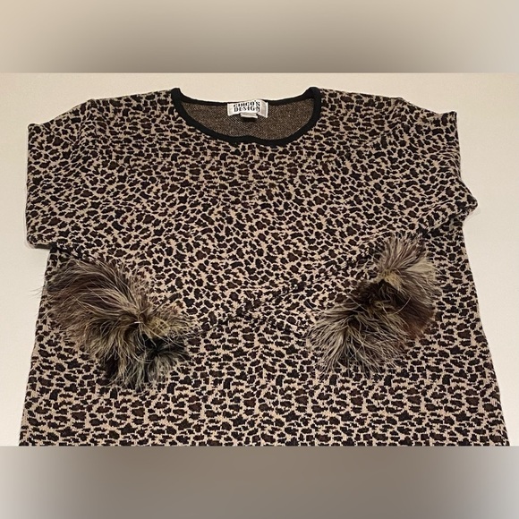 Chico’s Design Leopard Print Long Sleeve Top Fur Trim Around Wrists Size 1, US M - Picture 7 of 8